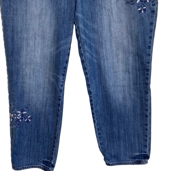 Talbots Sz 16 Flawless Girlfriend Cropped Jeans Floral Embroidered Medium Wash - Picture 5 of 16